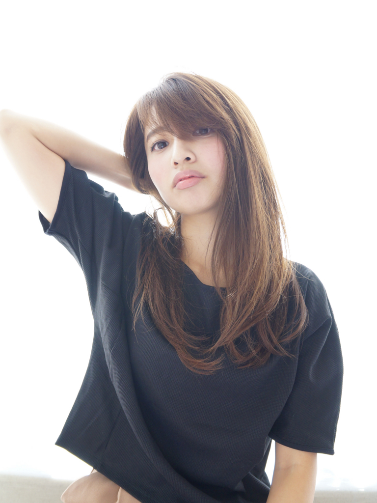 柔らかアッシュブラウン ラフストレート Liss 恵比寿 フリーランス美容師のみの美容室 代表 渡辺真一 地毛に戻す美容師 コンプレックス お悩み相談