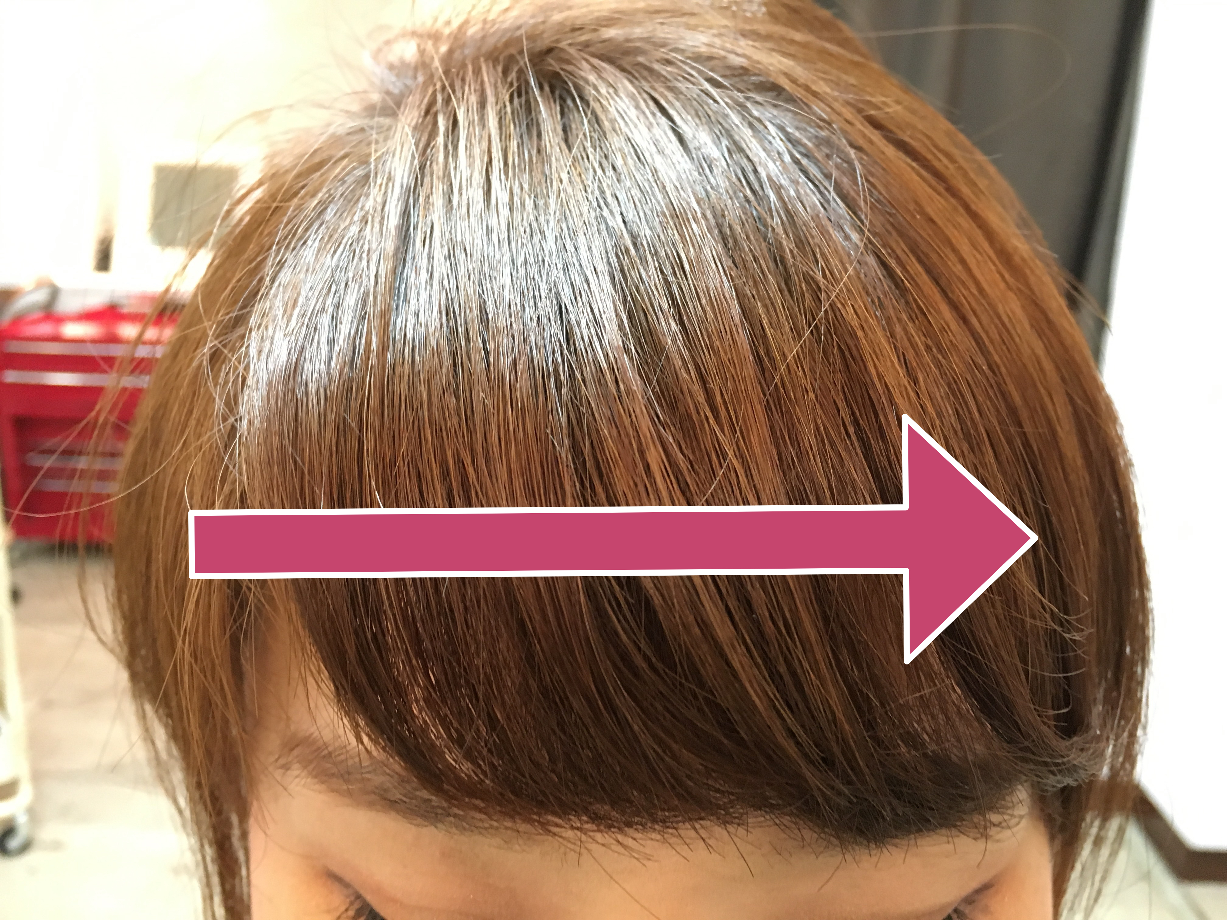 保存版 コテで前髪を上手く流して巻くための２つの大事なポイント Liss 恵比寿 フリーランス美容師のみの美容室 代表 渡辺真一 地毛に戻す美容師 コンプレックス お悩み相談