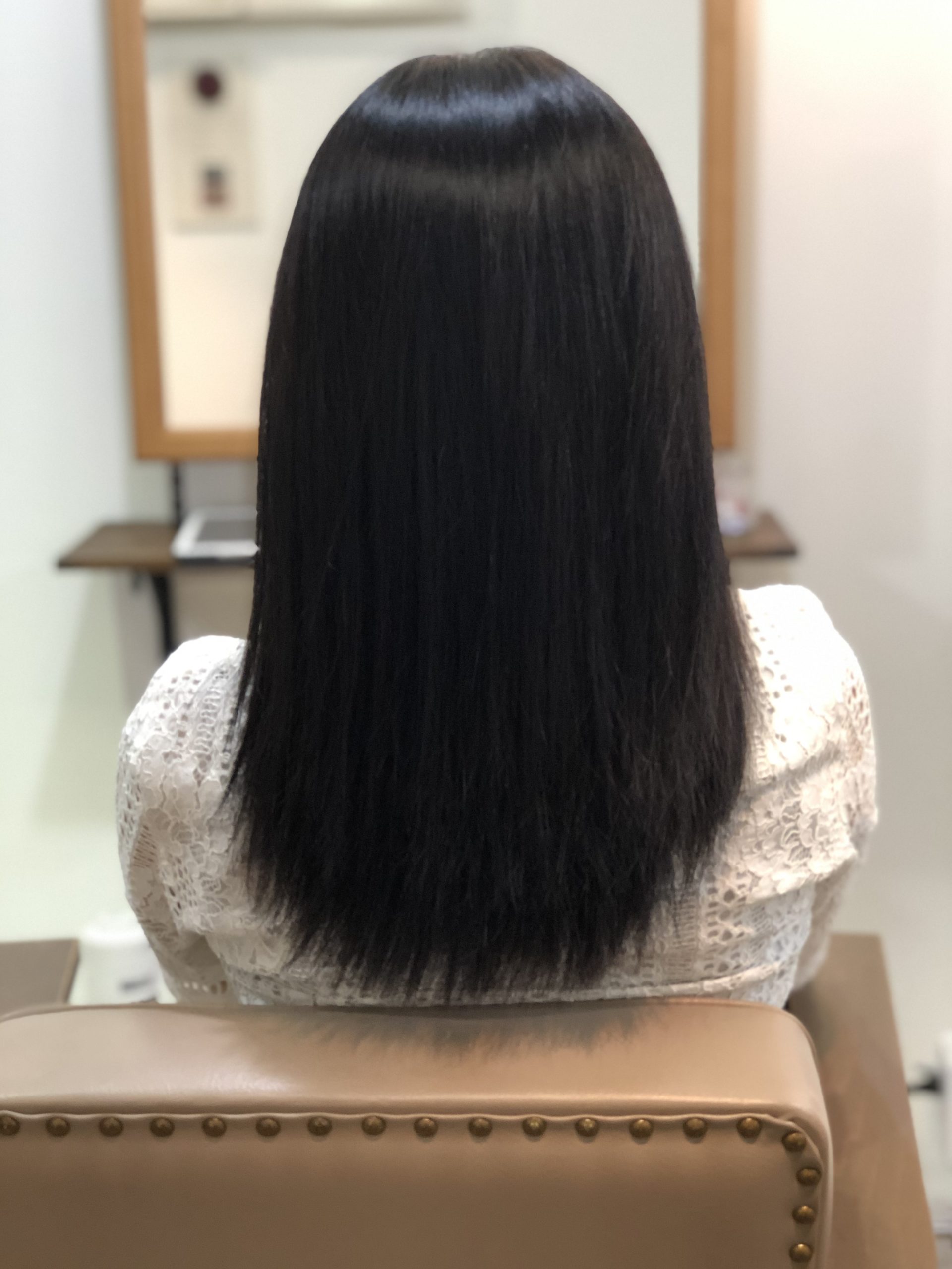 ヘアカラーをやめて髪色を地毛に戻したい 真っ黒すぎない自然な地毛に戻す方法は 黒染めを使わない地毛に近いカラー Liss 恵比寿 フリーランス美容師のみの美容室 代表 渡辺真一 地毛に戻す美容師 コンプレックス お悩み相談