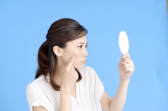ヘアオイル 洗い流さないトリートメント で顔が肌荒れしてしまう原因は Liss 恵比寿 フリーランス美容師のみの美容室 代表 渡辺真一 地毛に戻す美容師 コンプレックス お悩み相談 ヘアオイル 洗い流さないトリートメント で顔が肌荒れしてしまう原因は Liss 恵比寿 フリーランス美容師のみの美容室 代表 渡辺真一 地毛に戻す美容師 コンプレックス お悩み相談