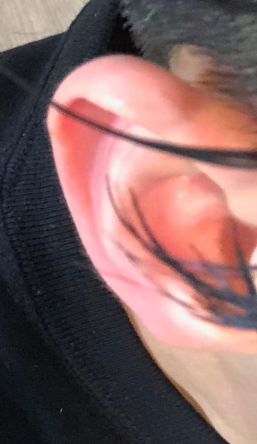 カラーしてシャンプーした時に耳の中にカラーが付着 見えなきゃ知らんぷりが常識なの Liss 恵比寿 フリーランス美容師のみの美容室 代表 渡辺真一 地毛に戻す美容師 コンプレックス お悩み相談 カラーしてシャンプーした時に耳の中にカラーが付着 見えなきゃ知らんぷりが常識なの Liss 恵比寿 フリーランス美容師のみの美容室 代表 渡辺真一 地毛に戻す美容師 コンプレックス お悩み相談