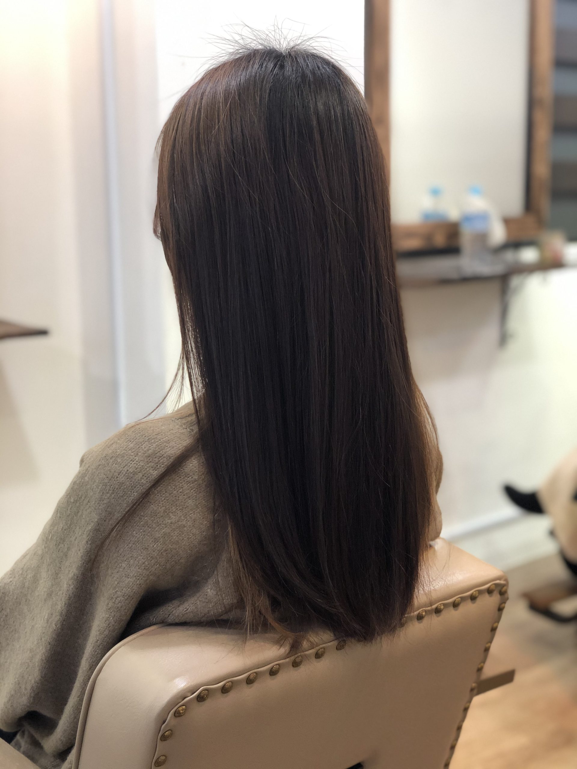 数ヶ月美容室に行かないからインナーカラーブリーチ部分含めて地毛に戻したい1 Liss 恵比寿 フリーランス美容師のみの美容室 代表 渡辺真一 髪を綺麗にする仕事 コンプレックス お悩み相談