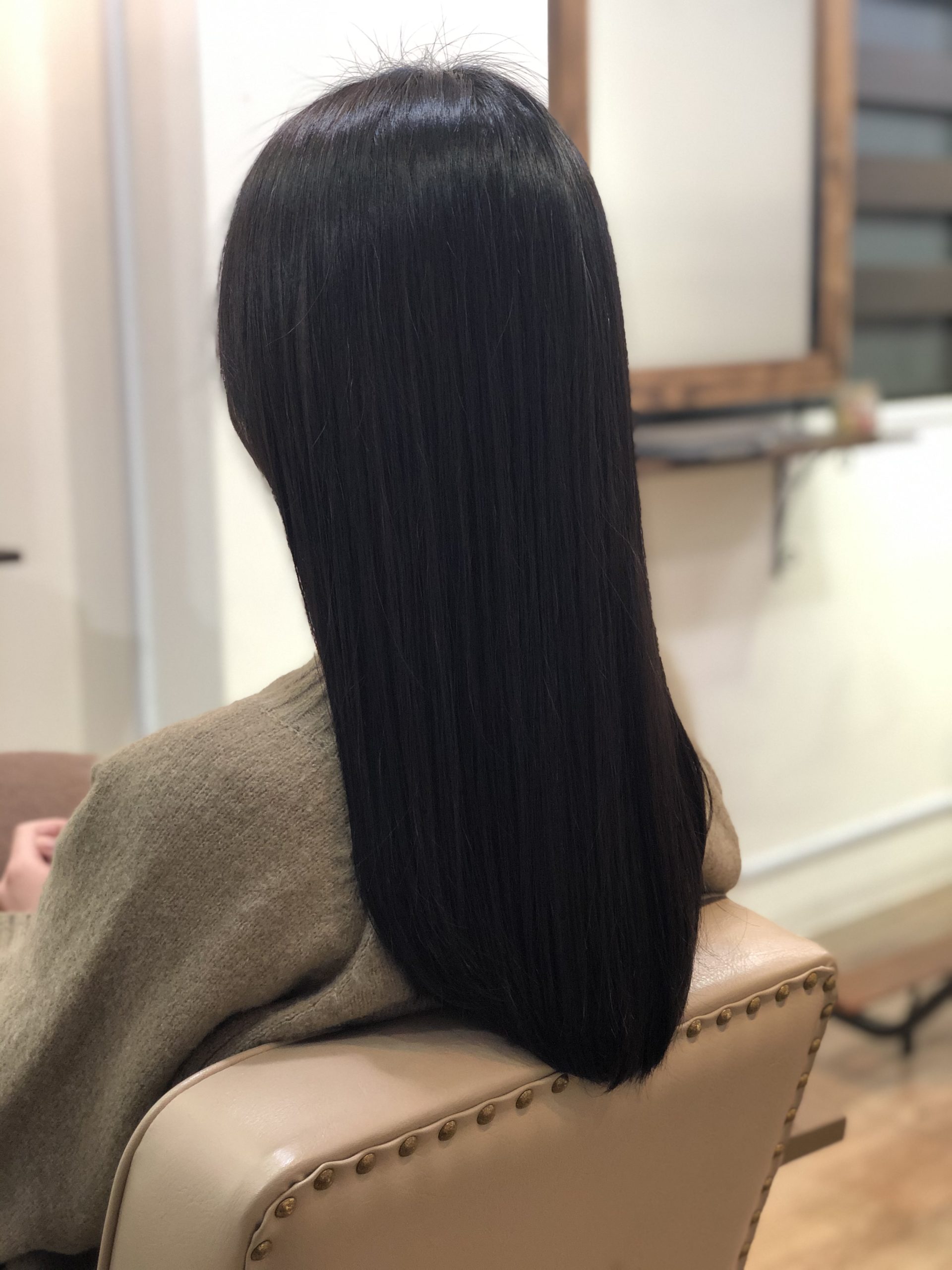 数ヶ月美容室に行かないからインナーカラーブリーチ部分含めて地毛に戻したい6 Liss 恵比寿 フリーランス美容師のみの美容室 代表 渡辺真一 地毛に戻す美容師 コンプレックス お悩み相談