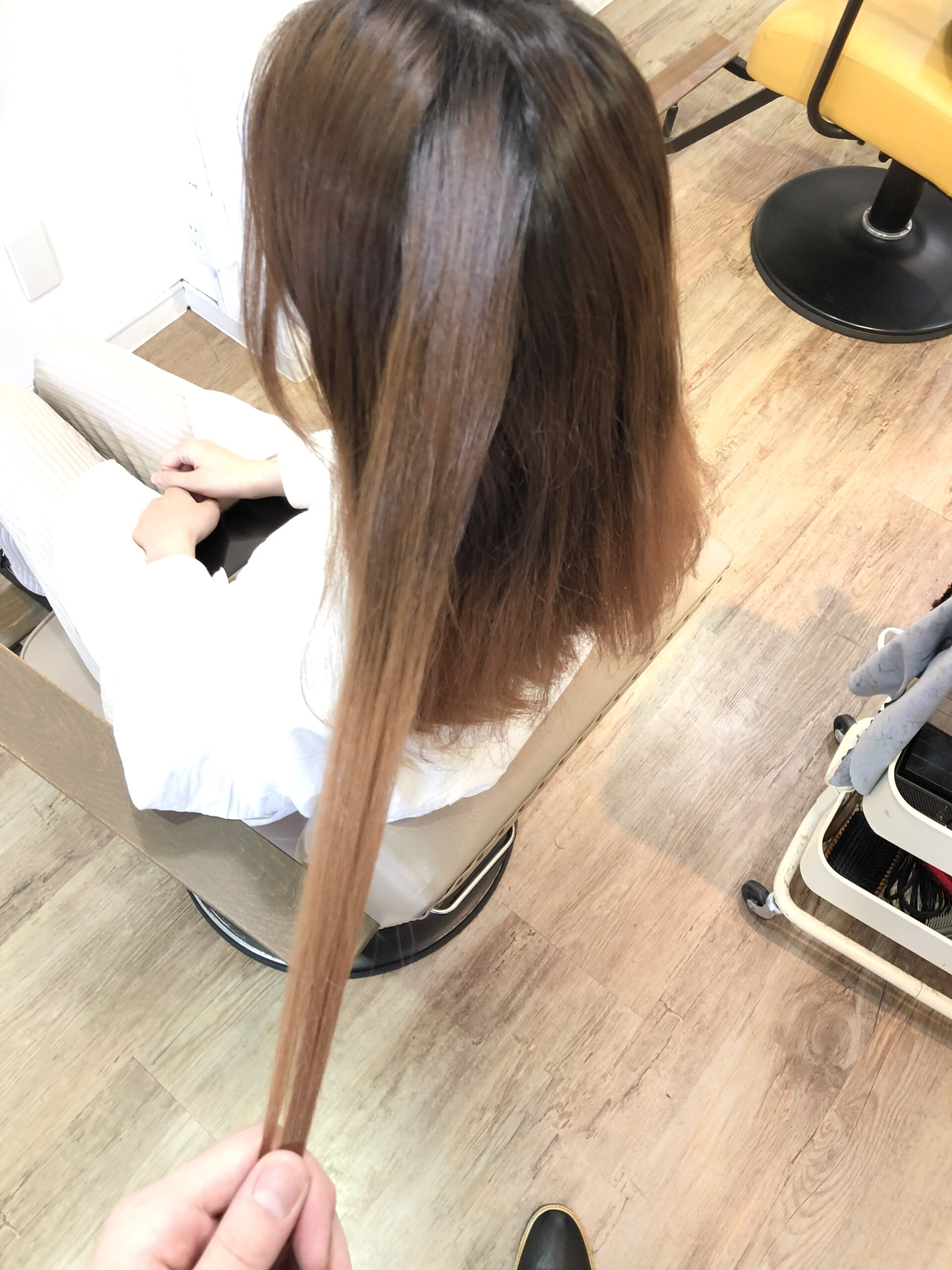 インスタ ブログ見てのご来店 ブリーチで髪を明るくしたら友達に老けたと言われたので地毛に戻したい Liss 恵比寿 フリーランス美容師のみの美容室 代表 渡辺真一 地毛に戻す美容師 コンプレックス お悩み相談 インスタ ブログ見てのご来店 ブリーチで髪を明るくしたら友達に老けたと言われたので地毛に戻したい Liss 恵比寿 フリーランス美容師のみの美容室 代表 渡辺真一 地毛に戻す美容師 コンプレックス お悩み相談