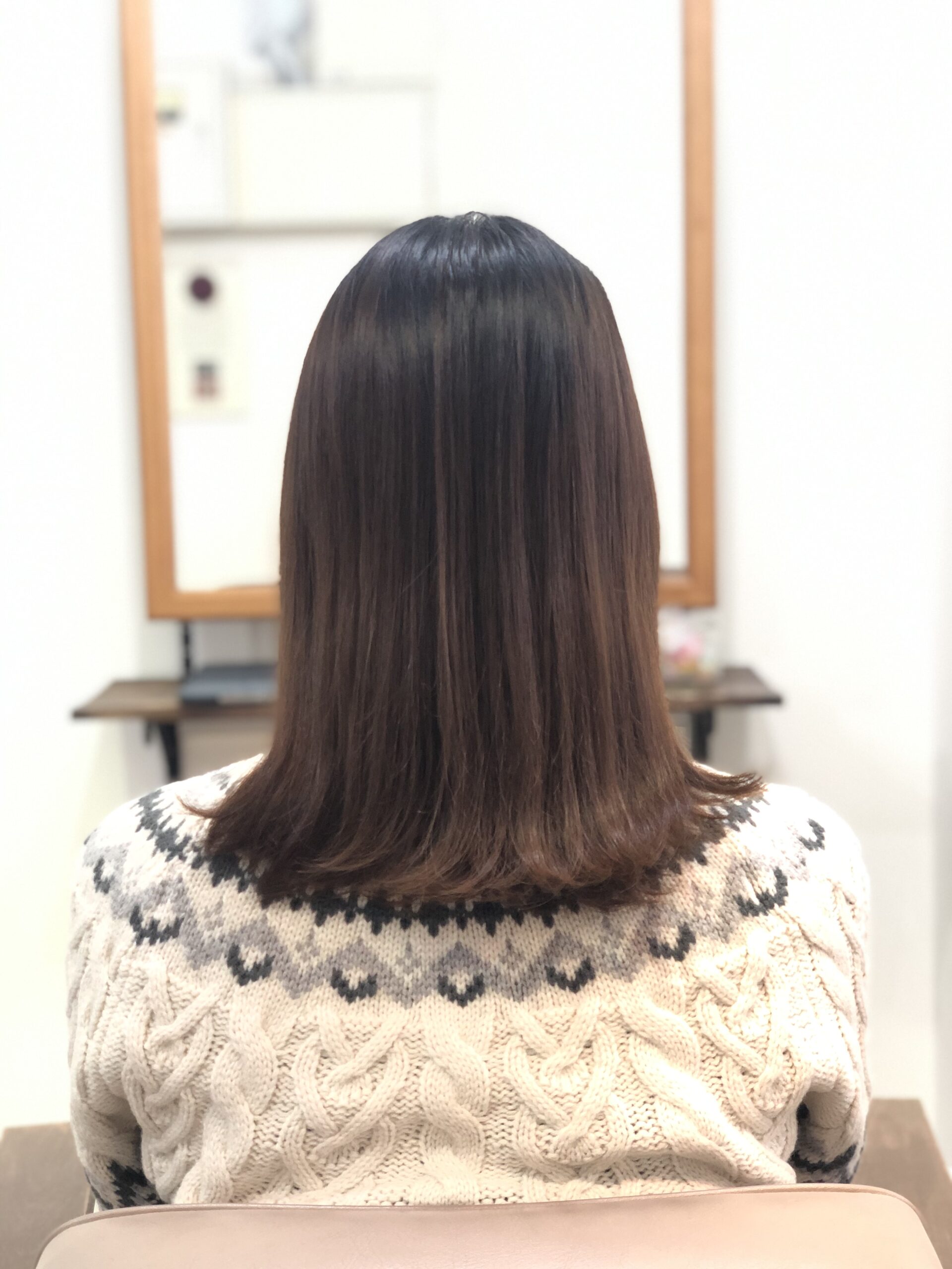 カラーしても１週間で色落ちして定期的に染めるのが大変なので地毛に戻したい4 Liss 恵比寿 フリーランス美容師のみの美容室 代表 渡辺真一 地毛に戻す美容師 コンプレックス お悩み相談